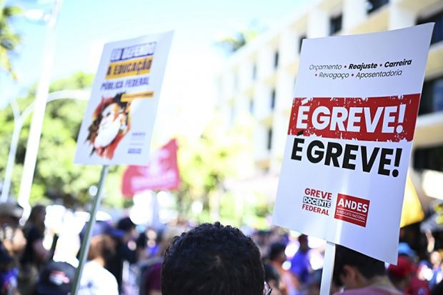 Após quase dois meses, professores da rede federal de educação básica  anunciaram o fim da greve