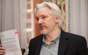 Assange deixa a prisão no Reino Unido após acordo com governo norte-americano (VÍDEO)