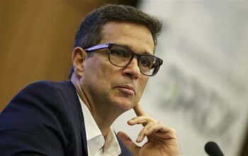 Campos Neto é 'arrogante' e age como 'sabotador da economia', diz Gleisi Hoffmann