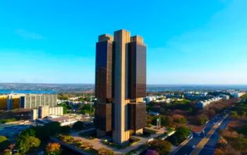 Em decisão unânime, BC mantém Selic em 10,5% e interrompe ciclo de queda dos juros