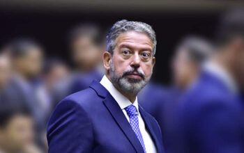 Moraes volta atrás e manda reativar parte das reportagens com acusações contra Lira