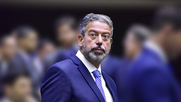 Moraes volta atrás e manda reativar parte das reportagens com acusações contra Lira