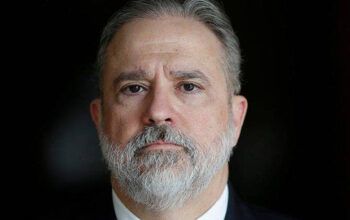Aras recebeu pedido para investigar a “Abin Paralela” e ignorou