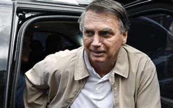 Bolsonaro agora diz que pode ter "esquecido" de aval para grampo de Ramagem