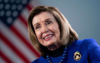 Nancy Pelosi anuncia apoio para que Kamala Harris seja candidata à Presidência