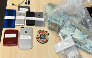 PF apreende R$ 200 mil na casa de ex-prefeito de Duque de Caxias