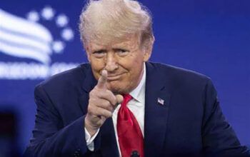 Trump muda estratégia e parte para o ataque contra Kamala Harris