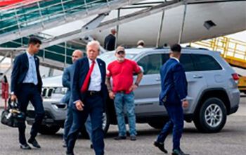 Avião de Trump faz pouso forçado por problema mecânico a caminho de comício