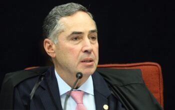 Barroso nega pedido de impedimento de Moraes em inquérito de mensagens