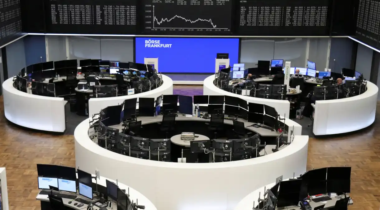 Bolsas na Europa tocam nível mais baixo em seis meses com temor de recessão nos EUA