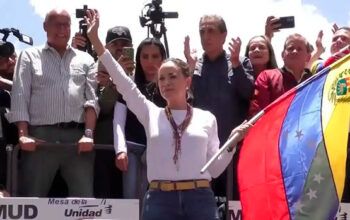 María Corina discursa à multidão no protesto da oposição na Venezuela: "Nunca fomos tão fortes"