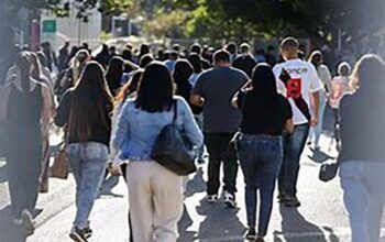 Menos da metade dos inscritos comparece para fazer as provas do “Enem dos Concursos”