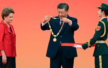 Dilma Rousseff é condecorada com a maior honraria da China por Xi Jinping