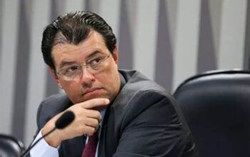 Eduardo Braga e Renan Calheiros são indiciados pela Polícia Federal por corrupção