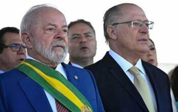 Lula reúne membros dos Três Poderes no desfile do Sete de Setembro em Brasília
