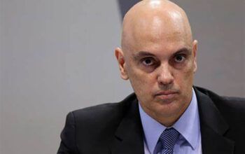 Moraes nega desbloqueio do X e condiciona retorno ao pagamento de multas