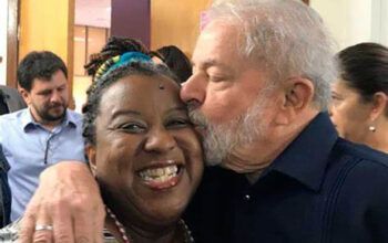 Presidente Lula escolhe deputada Macaé Evaristo como substituta de Silvio Almeida