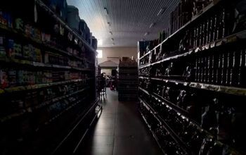 Após 24 horas do temporal que deixou 2,1 milhões de pessoas no escuro, SP ainda tem bairros às escuras