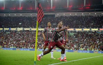 Fluminense supera pênalti perdido por Ganso e faz 2 a 0 no Flamengo