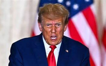 Donald Trump ameaça Brics com tarifas 'de 100%' se substituírem o dólar como moeda oficial