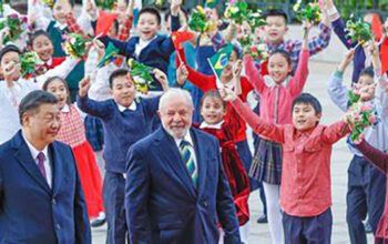 Lula recebe Xi Jinping no Palácio da Alvorada para reuniões e assinatura de atos
