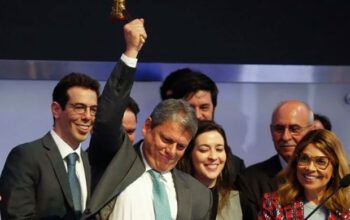 Privatização de Tarcísio em SP prevê apenas entrega de escolas  em regiões nobres