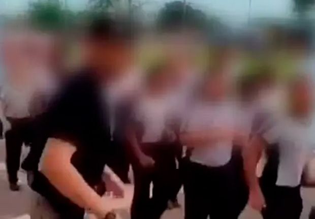 Alunos de colégio militar cantam palavras de ódio comandadas por PM: “Matar ou prender” - ver vídeo