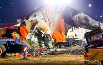 Acidente aéreo na Coreia do Sul com 181 a bordo deixou 179 mortos; apenas dois sobreviveram