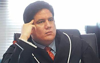 Ari Moutinho é afastado  de suas funções no  TCE-AM após denúncia de injúria contra a conselheira Yara Lins