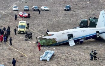 Colisão com pássaros pode ter sido causada da queda de avião da Embraer no Cazaquistão