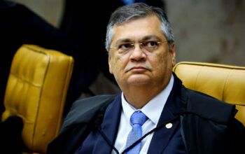 Dino libera R$ 370 milhões em emendas destinadas à saúde após pedido da AGU