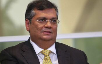 Flávio Dino manda suspender R$ 4 bilhões em emendas e pede abertura de investigação da PF