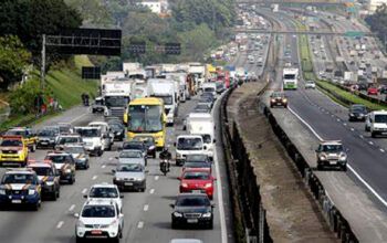 Lula assina decreto que determina fim do DPVAT em 2025; decisão faz parte do pacote de corte de gastos do governo