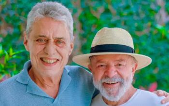 Lula recebe Chico Buarque e Carol Proner em sua casa: “Visita muito especial”