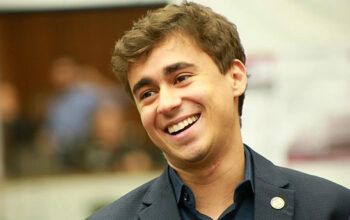 Nikolas trabalhou menos de 2 dias por semana em 2024 e folgou 281; o bolsonarista é defensor da escala 6×1