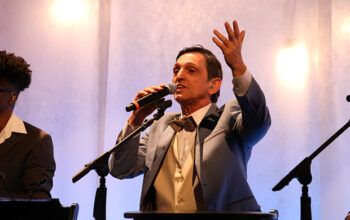 Ex-TitãsPaulo Miklos é internado em UTI de hospital em SP