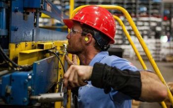 PIB cresce 0,9% no 3º trimestre, puxado por serviços e indústria