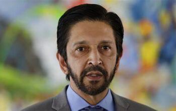 Prefeito de São Paulo tem 48 horas para explicar aumento de tarifa de ônibus