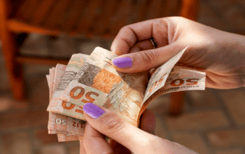 Presidente Lula assina decreto que eleva salário mínimo para R$ 1.518