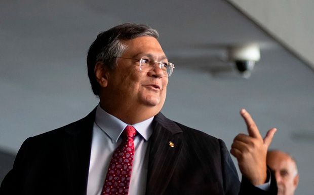 Dino determina suspensão imediata de repasse de emendas a ONGs que não cumprem transparência