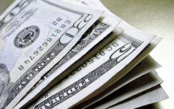 Dólar fecha em queda pela sétima vez seguida, a R$ 5,86