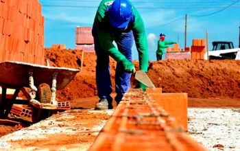 Média de desemprego cai a 6,6% em 2024 e atinge o menor patamar da história