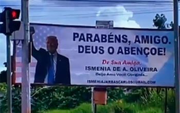 Outdoors parabenizam Trump em Goiânia:  "Beijo, Amo Você! Obrigada"