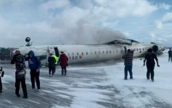 Avião da Delta sofre acidente e capota durante pouso em Toronto, no Canadá
