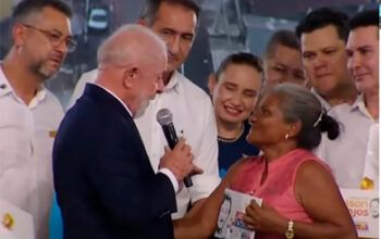 Lula à mulher sem dentes no Amapá: “Você é uma mulher bonita, merece ficar mais bonita”