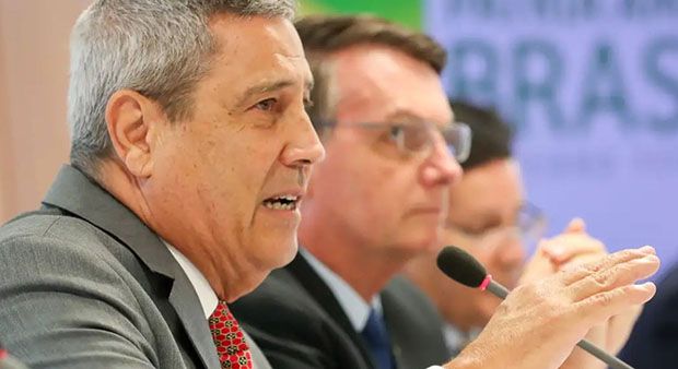 PGR denuncia 24 militares, incluindo generais e almirante