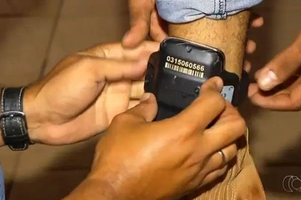 Pimenta solicita à PGR que Bolsonaro use tornozeleira eletrônica