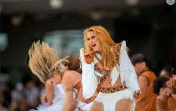 Show de Joelma levanta torcidas de Botafogo e Flamengo na Supercopa