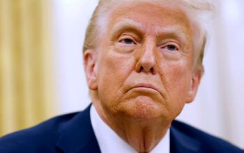 Trump assina decreto de tarifas sobre Canadá, México e China