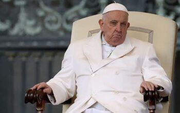 Após crise respiratória, Papa Francisco tem quadro estável e noite tranquila, diz Vaticano